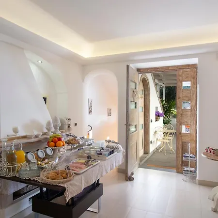 فندق مبيت وإفطار لا ماوريلا 4*